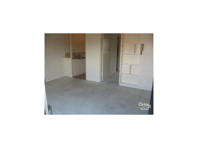 12/30 WALSH STREET, Ormond VIC 3204