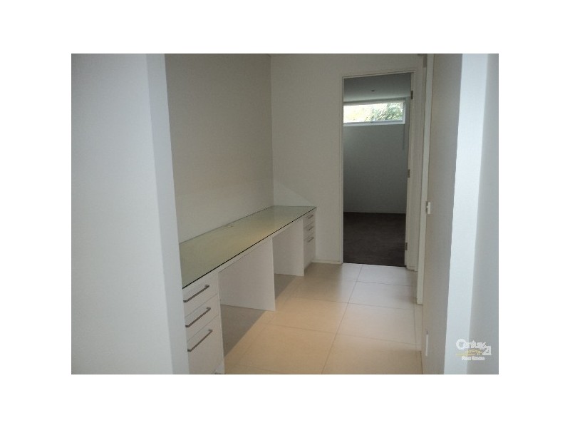 12B NELSON STREET, St Kilda East VIC 3183