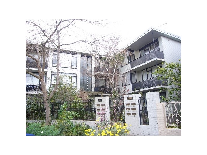 8/4 RAE COURT, Prahran VIC 3181