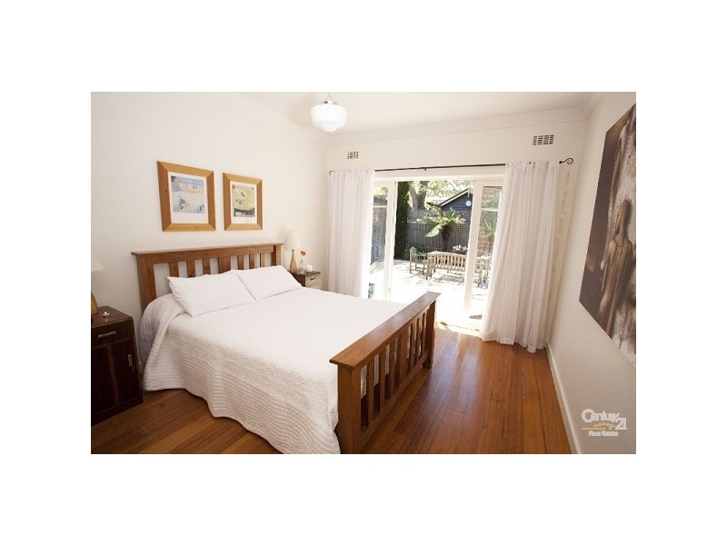 2/27 RUSKIN STREET, Elwood VIC 3184