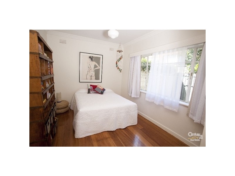 2/27 RUSKIN STREET, Elwood VIC 3184