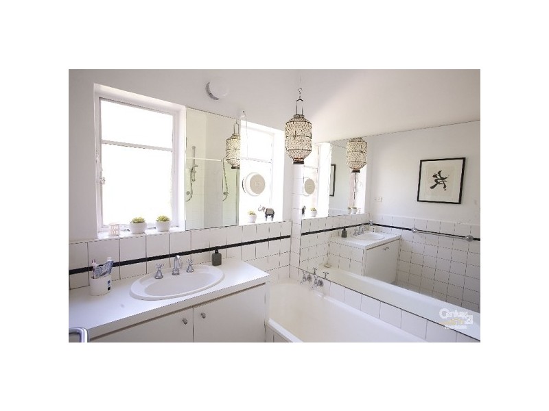 2/27 RUSKIN STREET, Elwood VIC 3184