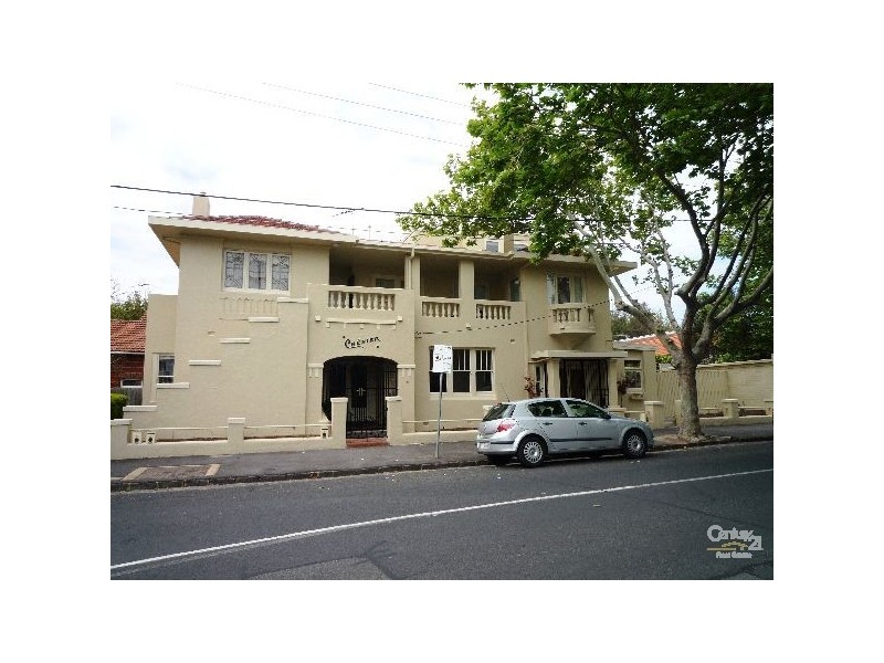 2/8 GLEN HUNTLY ROAD, Elwood VIC 3184