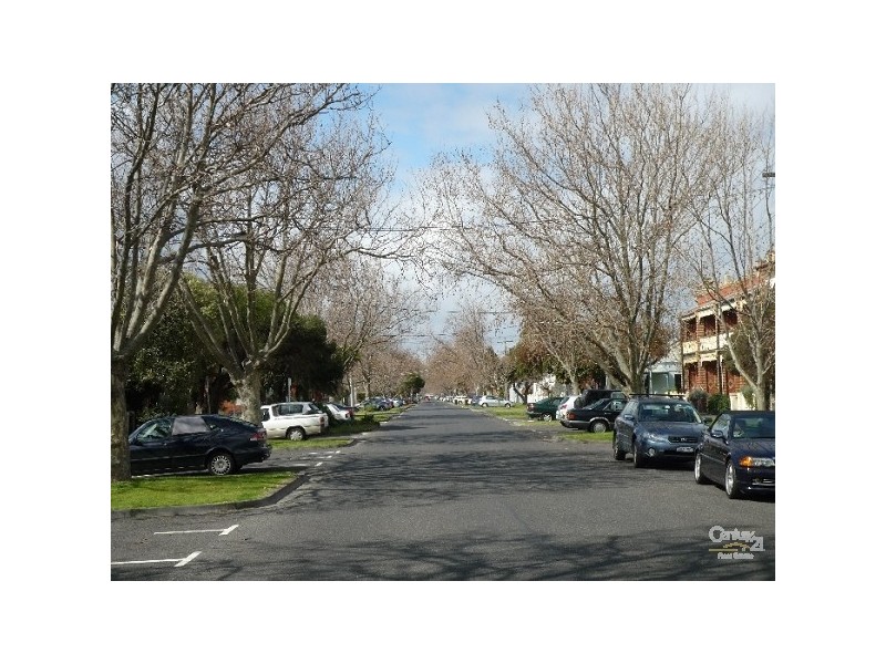 77 PAGE STREET, Albert Park VIC 3206