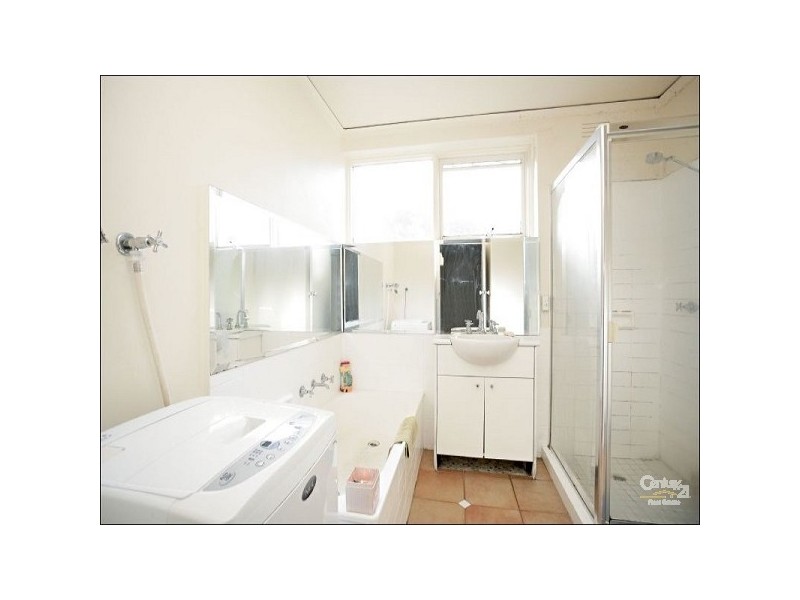 8/15 BURNETT STREET, St Kilda VIC 3182