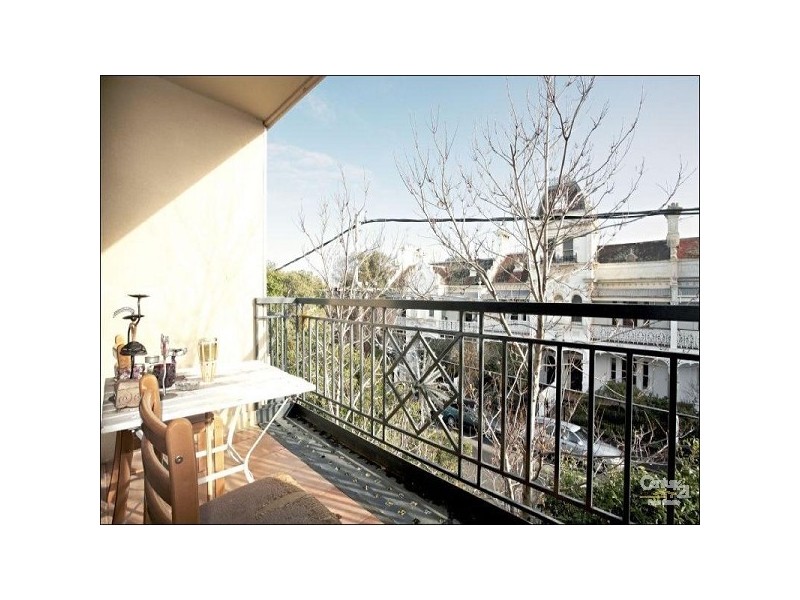 8/15 BURNETT STREET, St Kilda VIC 3182