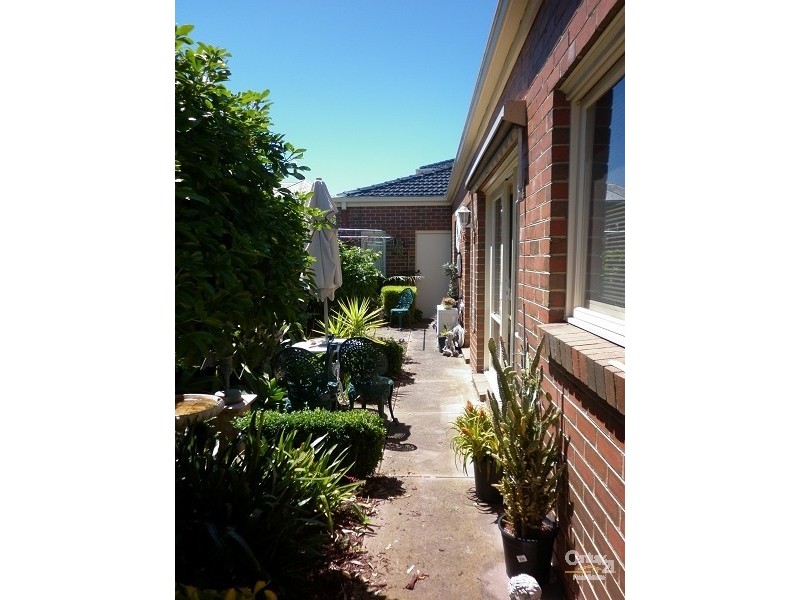 2/22 HAWTHORN AVENUE, Caulfield North VIC 3161