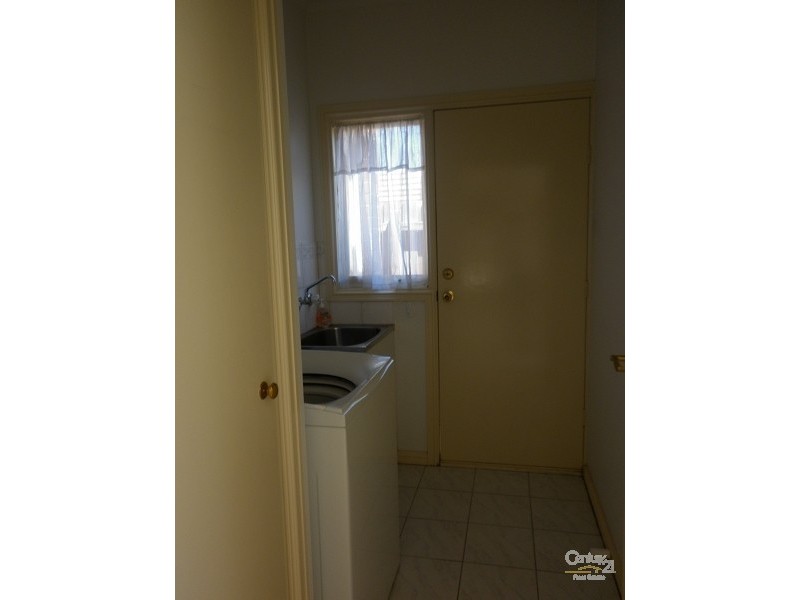 2/22 HAWTHORN AVENUE, Caulfield North VIC 3161