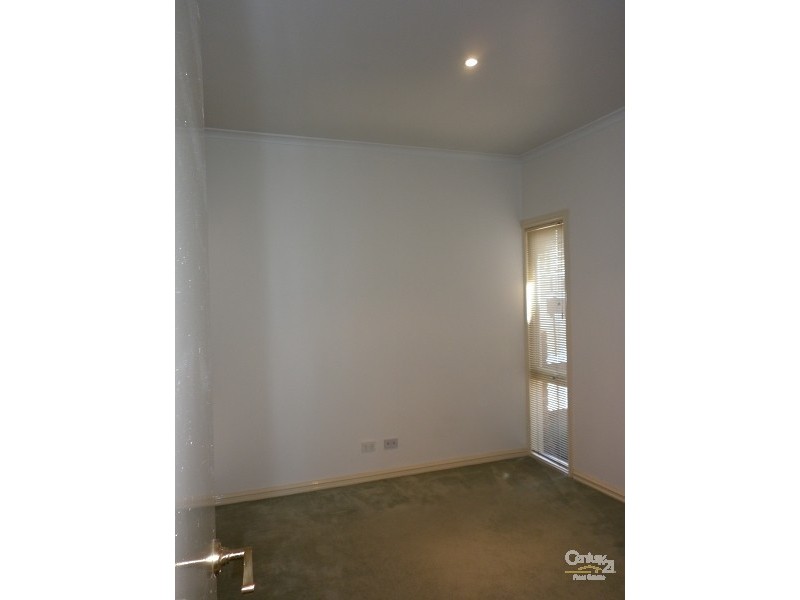 2/22 HAWTHORN AVENUE, Caulfield North VIC 3161