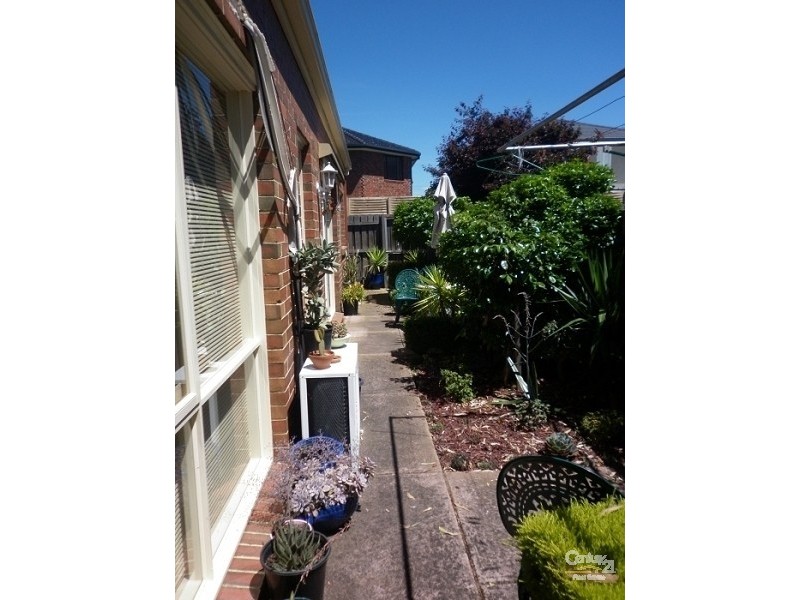 2/22 HAWTHORN AVENUE, Caulfield North VIC 3161