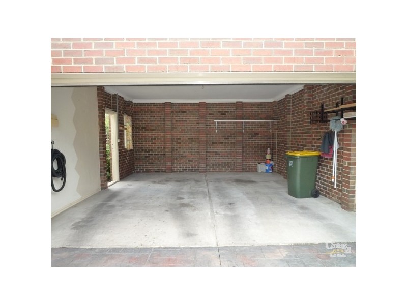 2/22 HAWTHORN AVENUE, Caulfield North VIC 3161