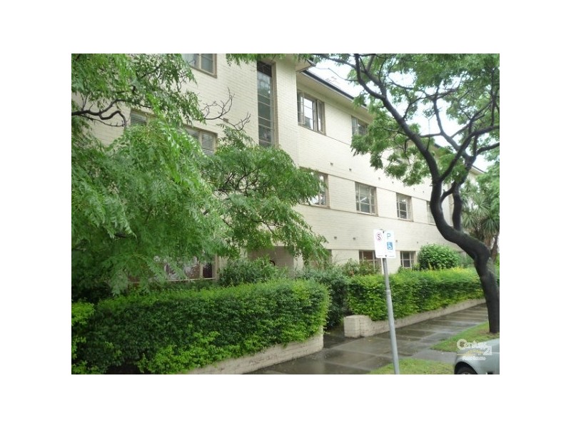 20/17 QUEENS ROAD, Melbourne VIC 3004