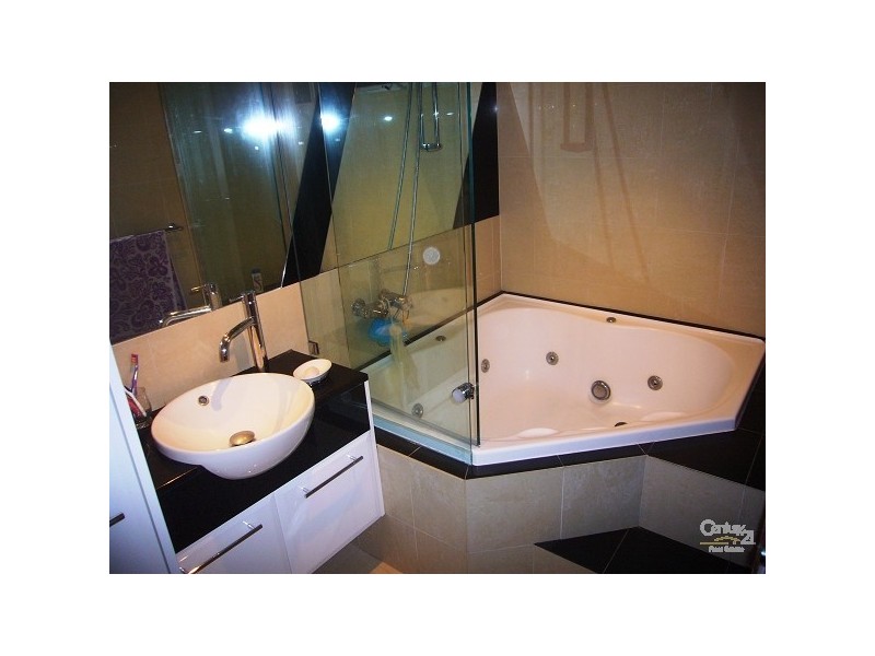 1/14 MITFORD STREET, St Kilda VIC 3182