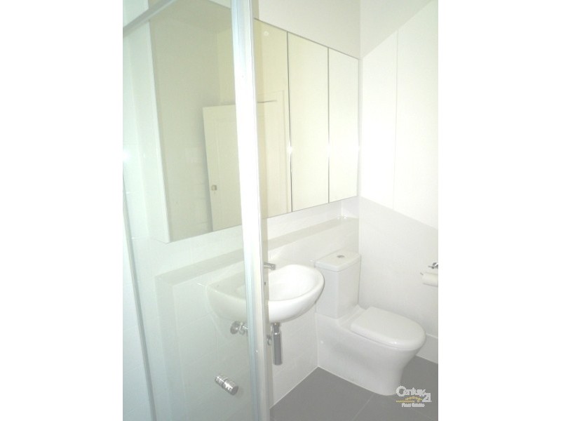 1/160 BRIGHTON ROAD, Elwood VIC 3184