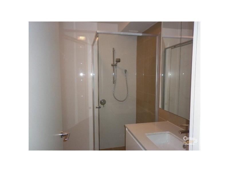 8/704 VICTORIA STREET, North Melbourne VIC 3051