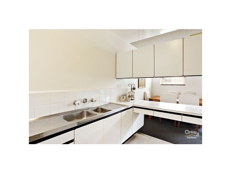 2/29 UPTON ROAD, Prahran VIC 3181