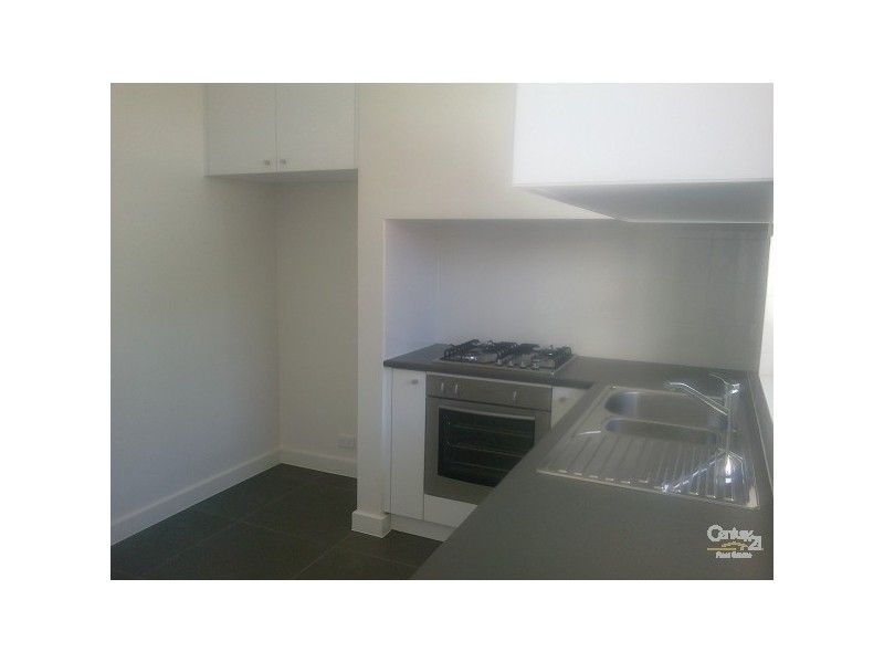 2/160 BRIGHTON ROAD, Elwood VIC 3184