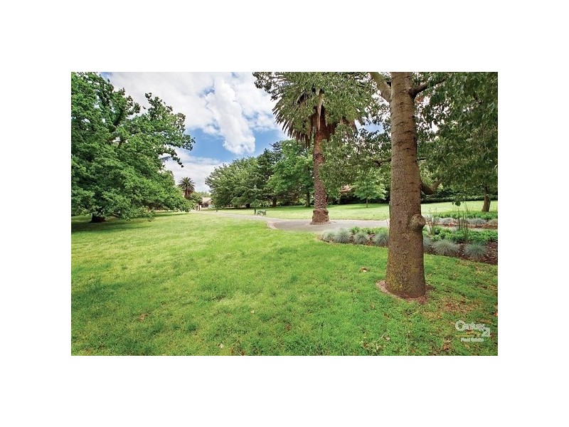 20 ATHELSTAN ROAD, Camberwell VIC 3124