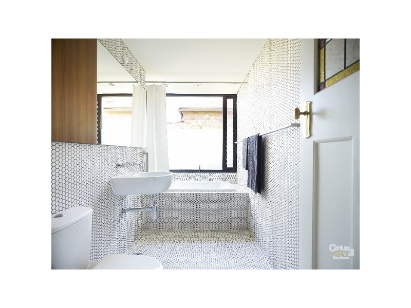 8 JERVOIS STREET, St Kilda East VIC 3183