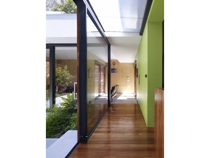 8 JERVOIS STREET, St Kilda East VIC 3183