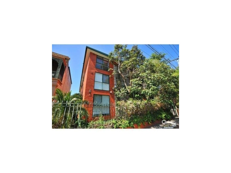 1/45 ROBE STREET, St Kilda VIC 3182