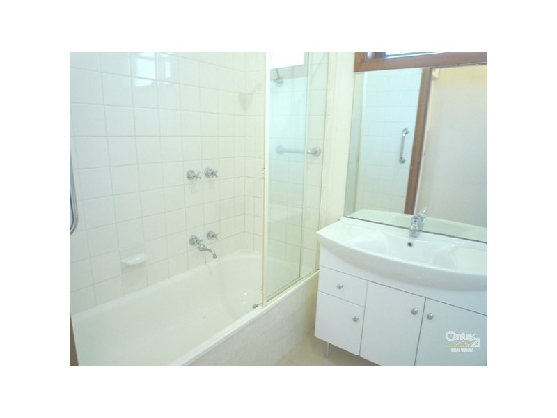 17 CAMBRIDGE STREET, Caulfield North VIC 3161