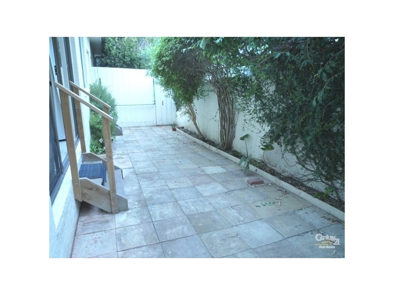 17 CAMBRIDGE STREET, Caulfield North VIC 3161