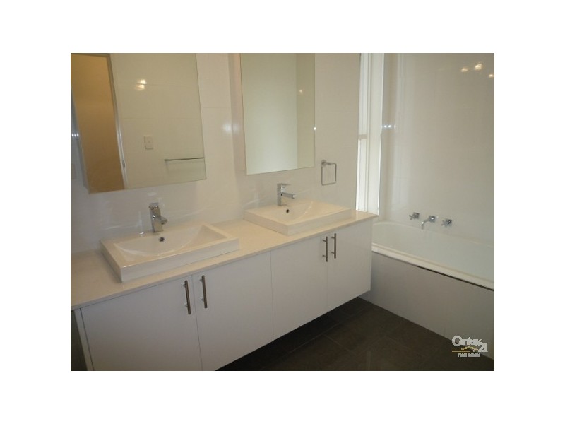 23/41 CHAPEL STREET, St Kilda VIC 3182