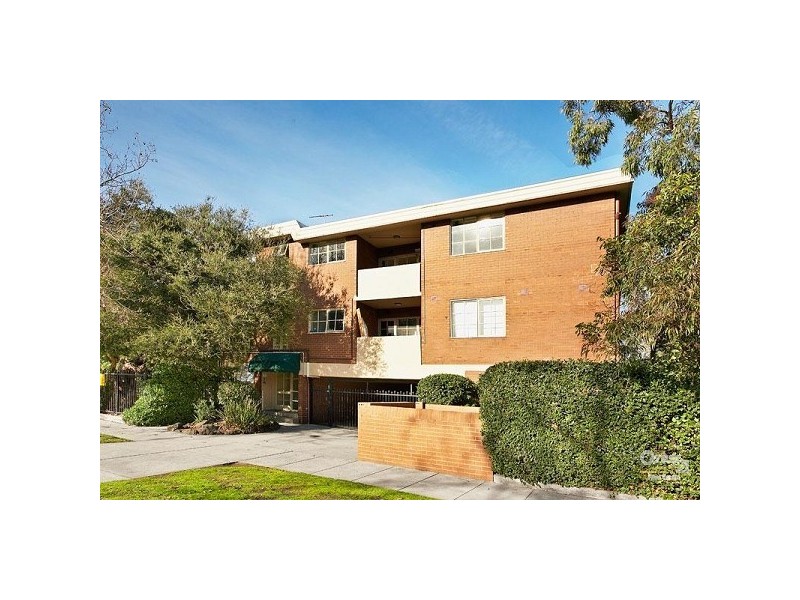 2/328 DANDENONG ROAD, St Kilda East VIC 3183