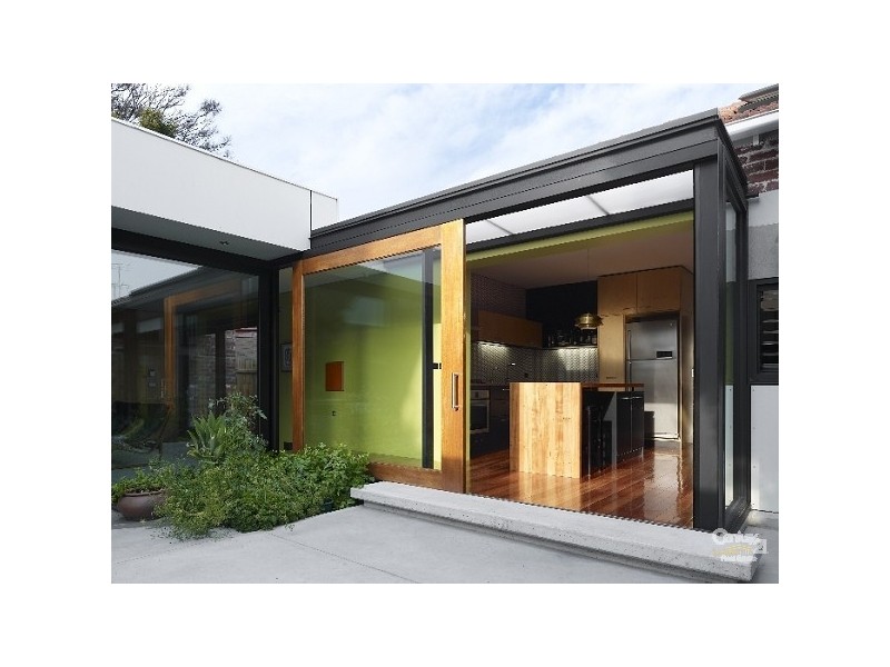 8 JERVOIS STREET, St Kilda VIC 3182