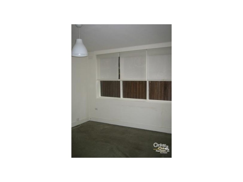 1/45 ROBE STREET, St Kilda VIC 3182