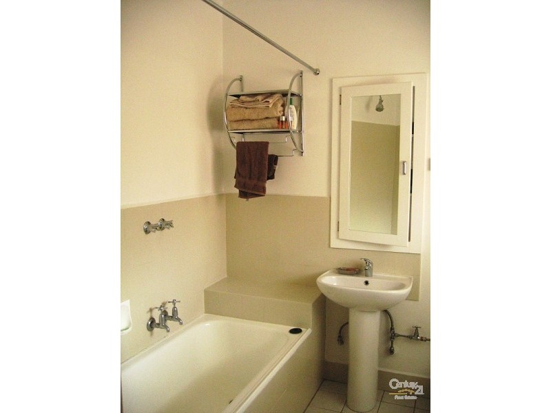 32/78 QUEENS ROAD, Melbourne VIC 3000