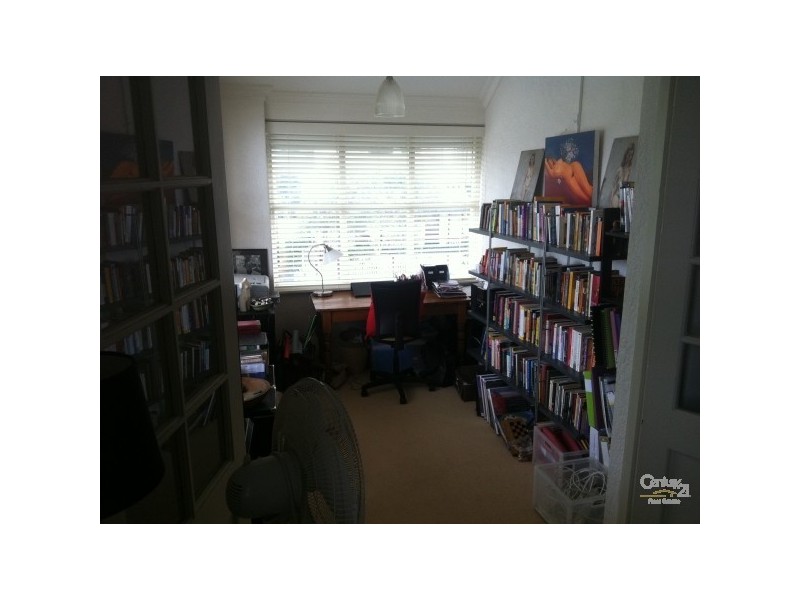 3/57 ROBE STREET, St Kilda VIC 3182