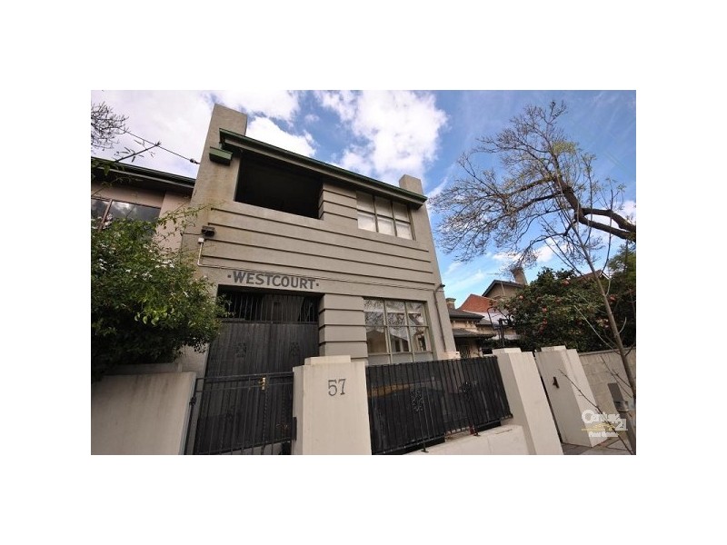 3/57 ROBE STREET, St Kilda VIC 3182