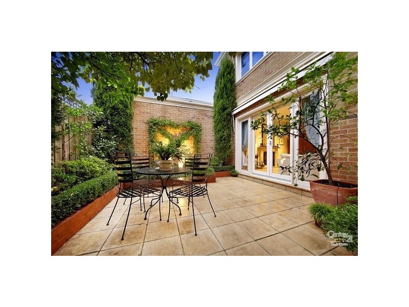 2/1 THOMSON STREET, Brighton VIC 3186