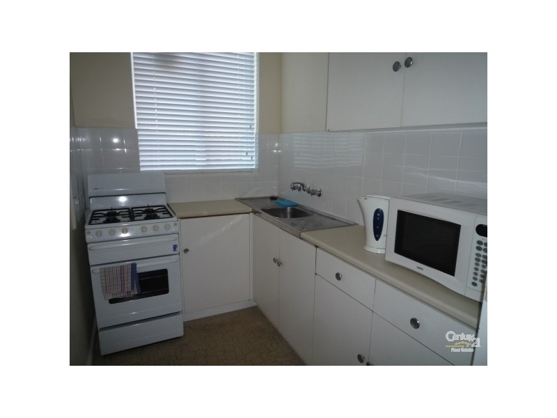 2/4 NORMANBY STREET, Prahran VIC 3181