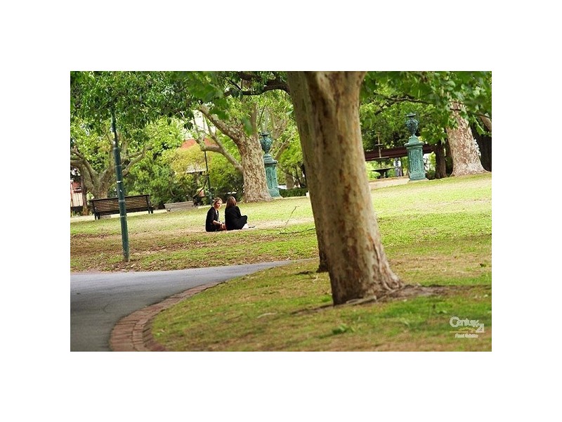 2/4 NORMANBY STREET, Prahran VIC 3181