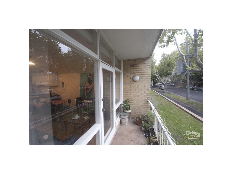 3/22B CRIMEA STREET, St Kilda VIC 3182