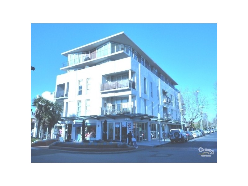 107/122 ORMOND ROAD, Elwood VIC 3184