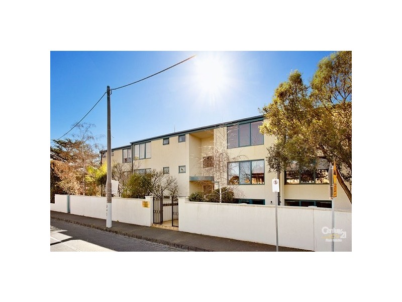 8/34 MATHOURA ROAD, Toorak VIC 3142