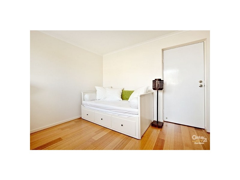 8/34 MATHOURA ROAD, Toorak VIC 3142