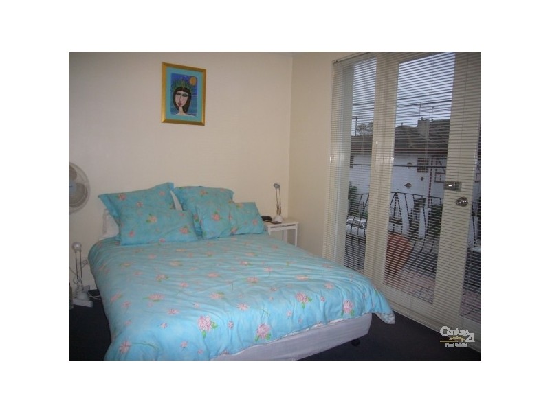 3/1 BURNETT STREET, St Kilda VIC 3182
