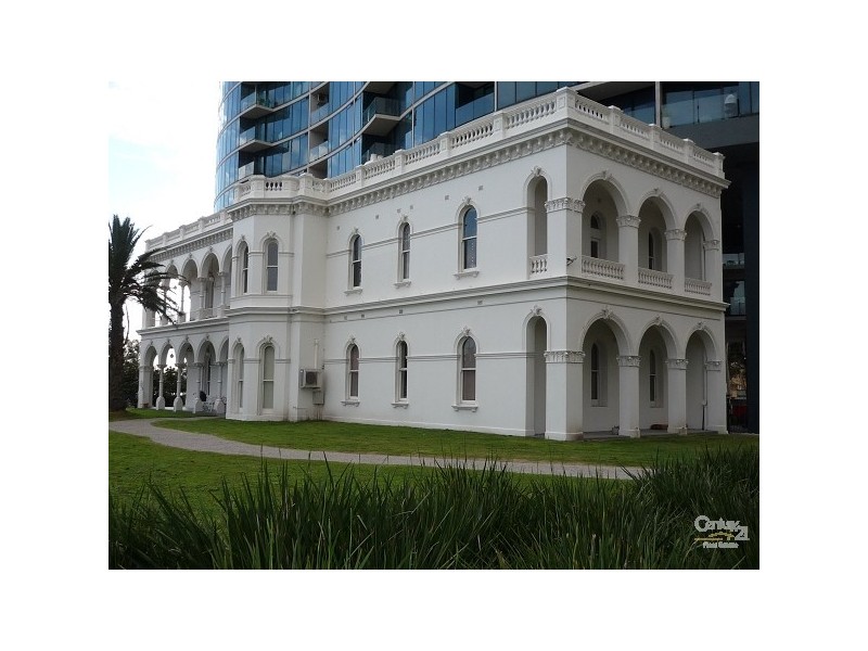 5/83 QUEENS ROAD, Melbourne VIC 3000