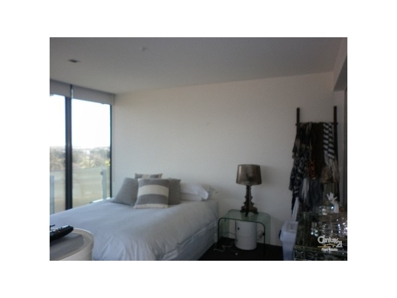 910/576 ST KILDA ROAD, Melbourne VIC 3000