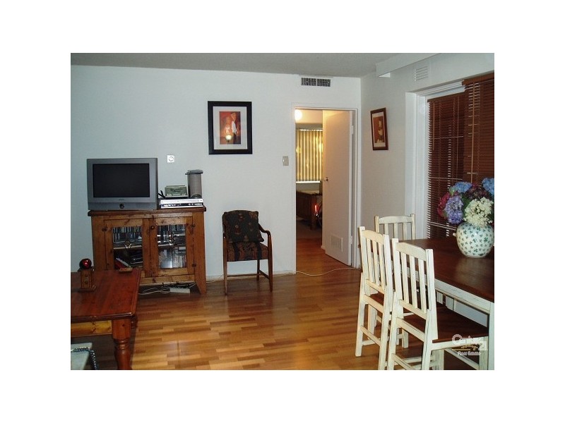 2/328 DANDENONG ROAD, St Kilda East VIC 3183