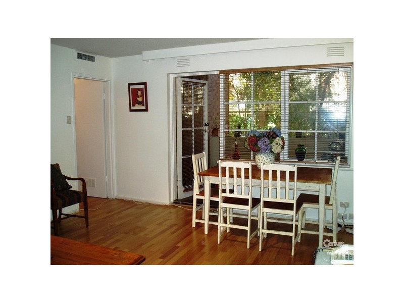 2/328 DANDENONG ROAD, St Kilda East VIC 3183