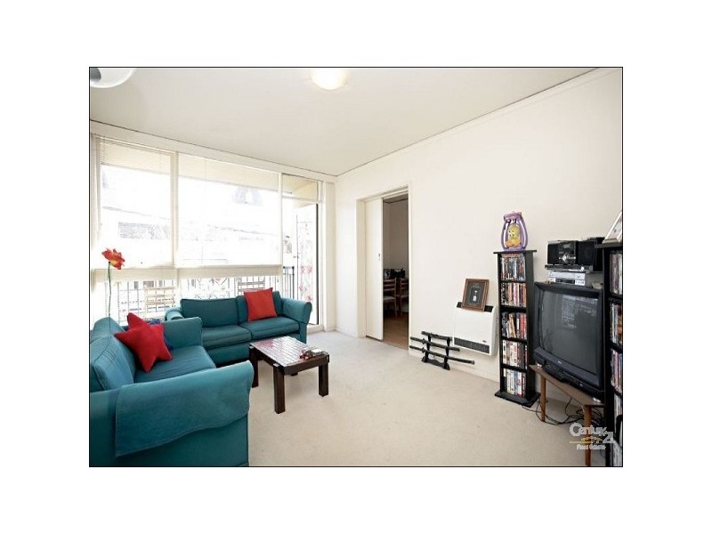 8/15 BURNETT STREET, St Kilda VIC 3182