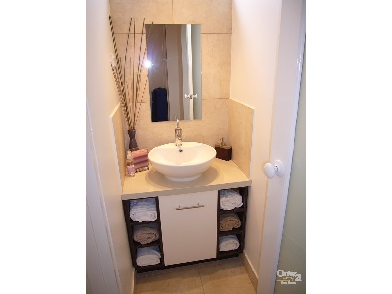 8/34 MATHOURA ROAD, Toorak VIC 3142