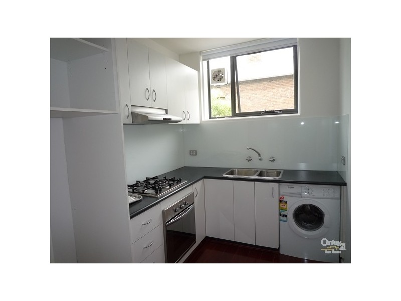 2/1 WREXHAM ROAD, Prahran VIC 3181