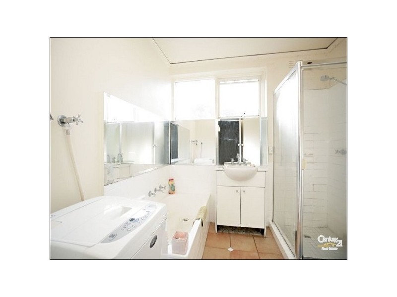 8/15 BURNETT STREET, St Kilda VIC 3182